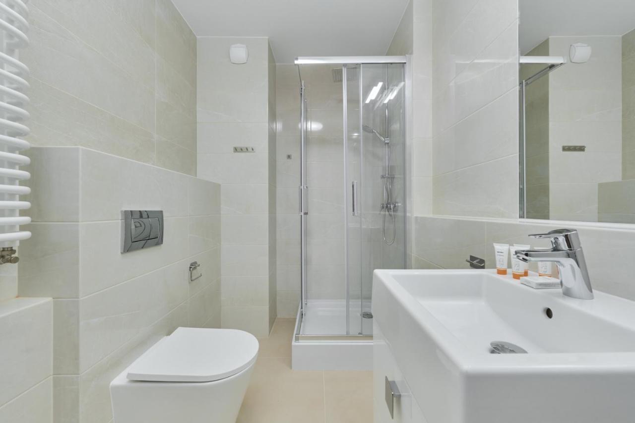 Modern Elegance Apartments Wroclaw With Ac By Noclegi Renters Buitenkant foto